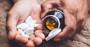 Tomar un multivitamínico todos los días podría ofrecer beneficios para la salud que incluso influyan en la velocidad a la que una persona envejece, según