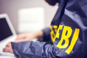 El FBI alertó a California sobre posibles ataques con drones de Irán y cárteles mexicanos, ante escenarios de represalias y amenazas a seguridad fronteriza.