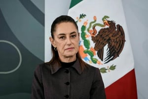 Tras el rechazo a su reforma electoral en la Cámara de Diputados, la presidenta Claudia Sheinbaum presentó su Plan B para reducir privilegios y fortalecer