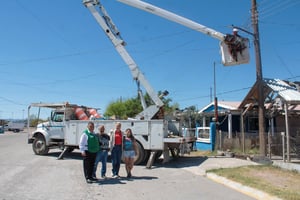 La alcaldesa Laura Jiménez continúa la modernización de luminarias LED  mejorando seguridad, eficiencia energética y visibilidad en barrios clave del municipio