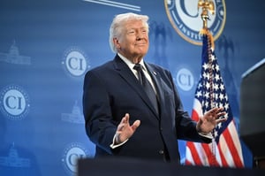 El presidente Donald Trump afirmó que Rusia podría estar ayudando a Irán en el conflicto con Estados Unidos e Israel, mientras crecen tensiones