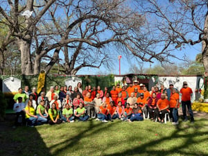 Un grupo de adultos mayores del municipio de Hidalgo visitó Las Villas de Pancho en Villa Unión para participar en una jornada de convivencia organizada