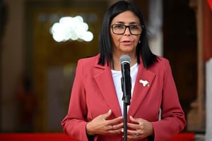 El gobierno venezolano informó que 300 millones de dólares obtenidos por la venta de combustibles serán destinados a un fondo de protección social.