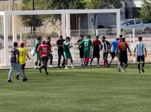    Un encuentro entre Deportivo Ruiz y Los Montes en el campo de la Macroplaza terminó en violencia física luego de que los jugadores del primer equipo