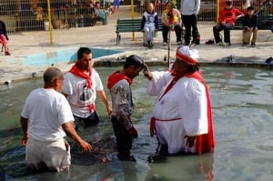 Fidencistas de Coahuila, Nuevo León y otros estados participan en Espinazo del 15 al 20 de marzo, honrando al sanador Niño Fidencio con rituales tradicionales.