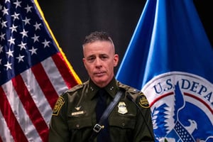 Greg Bovino, jefe de la Patrulla Fronteriza en El Centro, anunció su retiro tras polémicas operaciones migratorias vinculadas con protestas y muertes