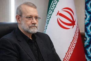 Israel anunció la presunta muerte de Ali Larijani y un líder Basij, mientras Irán no confirma la información y mantiene actividad en redes oficiales.
