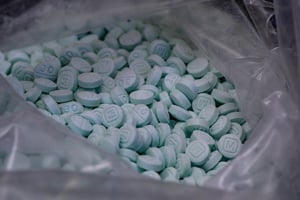 El gobierno de Estados Unidos reporta una caída del 56% en incautaciones de fentanilo, vinculada a presión fronteriza, enfrentamientos de cárteles y vigilancia