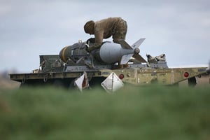El Departamento de Estado aprobó ventas de armas por 16,500 millones de dólares a Emiratos, Kuwait y Jordania en medio de tensiones con Irán.  Estados Unidos