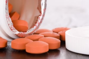 Las autoridades de salud en Estados Unidos emitieron una alerta a nivel nacional tras retirar del mercado ibuprofeno infantil en presentación líquida, luego