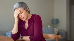 La hiperglucemia es una condición engañosa que suele avanzar sin síntomas evidentes, causando daño progresivo en los órganos de manera silenciosa.  Muchas