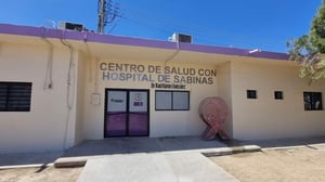 El Centro de Salud con Hospital de Sabinas habilita inscripción a la Tarjeta de Salud Popular, ofreciendo consultas, estudios y atención integral sin costo