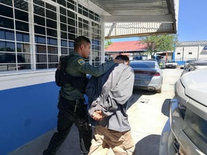 El acusado quedó a disposición del Ministerio Público.  NUEVA ROSITA, COAHUILA.– Elementos de la Dirección de Seguridad Pública de San Juan de Sabinas
