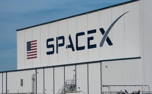 La empresa aeroespacial SpaceX, fundada por Elon Musk, prepara una ambiciosa salida a bolsa con la que busca recaudar hasta 75 mil millones de dólares,
