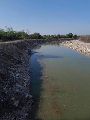    La apertura de las compuertas de la Presa Venustiano Carranza, también conocida como Don Martín, para trasvasar agua hacia la laguna Salinillas en Nuevo
