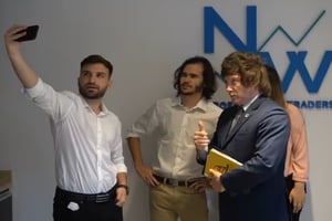 Audios extraídos de un teléfono vinculan a Javier Milei con supuestos pagos en efectivo durante su campaña, en el marco de la investigación del caso $LIBRA.
