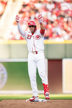    Eugenio Suárez conectó jonrón de tres carreras para darle a Cincinnati la victoria 3-2 sobre Boston en su primera serie de 2026.  El venezolano Eugenio