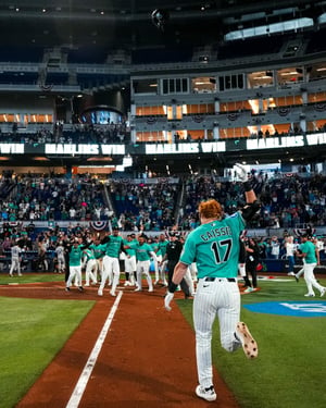    Los Marlins vencieron 4-3 a Rockies con jonrón de Owen Caissie en la novena, logrando inicio de temporada de 3-0 en MLB 2026.   Los Miami Marlins lograron