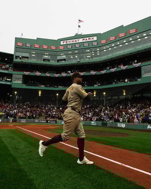    Padres vencieron 8-6 a Medias Rojas en Fenway con jonrón de tres carreras de Machado y cuadrangular decisivo de Merrill en el octavo.  Nadie en el clubhouse