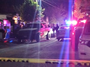    Un joven de 26 años, identificado como Adrián Vázquez de Luna, fue localizado sin vida al interior de su domicilio ubicado en la colonia Acoros,