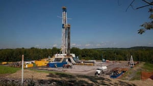 México inicia la extracción de gas natural mediante fracking, liderado por Pemex, con el objetivo de aumentar la producción nacional y reducir