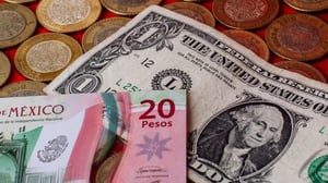 El peso mexicano se aprecia frente al dólar luego del anuncio de un alto al fuego entre Estados Unidos e Irán, generando optimismo en los mercados.  El tipo
