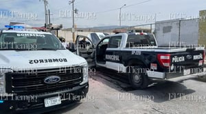 Socorristas de GRUM lograron controlar el fuego con un extintor.  Una patrulla de la Policía Municipal de Monclova se incendió de manera repentina