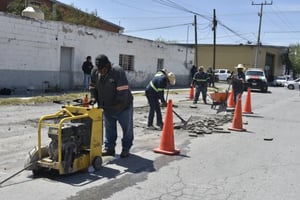 Con el compromiso de continuar mejorando la movilidad y la seguridad vial, la alcaldesa Sari Pérez Cantú encabezó el arranque del programa intensivo de bacheo