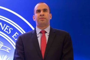 La Asamblea Nacional de Venezuela designó a Larry Devoe como fiscal general tras la renuncia de Tarek William Saab, en medio de cambios institucionales.