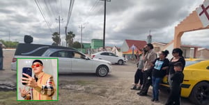 El joven Víctor Rebollar Zamorano, originario de Nueva Rosita, fue sepultado este 9 de abril en el panteón Santa Rosa, tras ser asesinado en San Antonio,