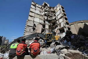 Israel y Hezbolá intensificaron ataques en Líbano e Israel previo a negociaciones, con víctimas mortales y creciente preocupación por una mayor escalada