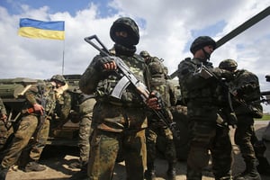 La tregua de Pascua ortodoxa entre Rusia y Ucrania inició con duración de 32 horas, en medio de ataques, advertencias y nuevo intercambio de prisioneros.