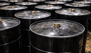 El precio del petróleo superó los 100 dólares por barril este lunes tras el anuncio de Estados Unidos de bloquear buques hacia Irán.  Los mercados energéticos