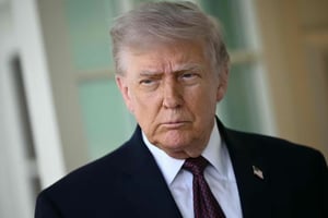 Donald Trump afirmó que Irán estableció contacto para negociar un acuerdo, tras el inicio del bloqueo marítimo en el estrecho de Ormuz.