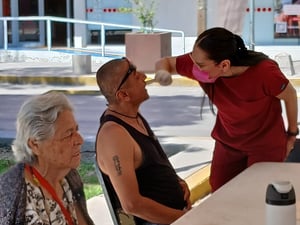 La Dirección de Salud Pública Municipal refuerza la atención preventiva en Torreón, a través de la brigada médica que se realiza cada domingo en el Paseo