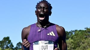   El atletismo mundial tiene un nuevo nombre que comienza a generar impacto y comparaciones inevitables. Con apenas 18 años, el australiano Gout Gout firmó