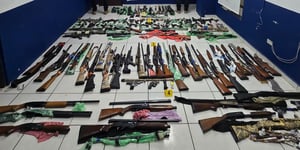      En un trabajo coordinado la Fiscalía General del Estado de Coahuila con la Policía Estatal y fuerzas federales impidieron que 116 armas llegaran a manos