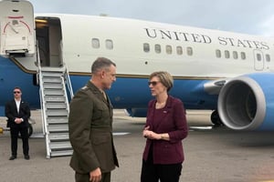 Estados Unidos confirmó el relevo diplomático en Venezuela, con la llegada de John Barrett en sustitución de Laura Dogu, quien concluye su asignación