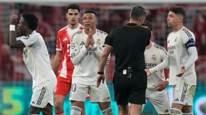   El Real Madrid murió en la orilla de la remontada, envuelto en una épica insuficiente para batir al Bayern Múnich, que firmó una victoria (4-3)