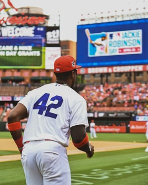   Major League Baseball celebra la vida de Jackie Robinson hoy con su tradicional Día de Jackie Robinson. Se trata del 79 aniversario del debut de Robinson