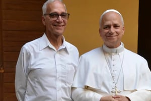 Una amenaza de bomba en la residencia del hermano del papa León XIV en Chicago activó a la policía; el hecho resultó no fundado.  Las autoridades de Chicago