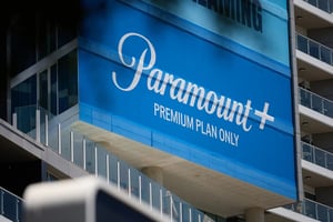 El CEO de Paramount Skydance prometió producir 30 películas anuales tras posible compra de Warner Bros, durante CinemaCon en Las Vegas ante propietarios