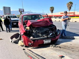 Cuerpos de rescate y seguridad se movilizaron.  La mañana de este jueves, un choque múltiple que involucró a siete vehículos colapsó la circulación