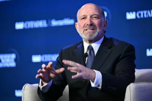 Estados Unidos considera replantear el T-MEC, al señalar que el acuerdo comercial con México y Canadá presenta fallas que afectan su política industrial.