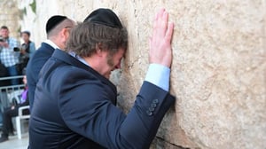 El presidente argentino Javier Milei inició una visita oficial a Israel, con agenda diplomática, encuentros políticos y participación en