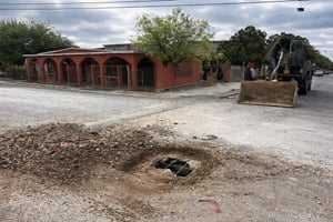El municipio de San Juan de Sabinas intensifica trabajos de drenaje en Nueva Rosita tras cientos de reportes ciudadanos en diversas colonias afectadas.