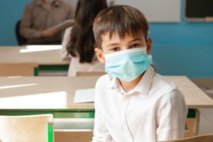 Un estudio en Cendis de Nuevo León detectó plomo en sangre de cientos de niños, encendiendo alertas sanitarias y evidenciando riesgos por contaminación