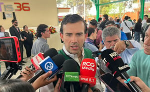 Detalló que los programas sociales y actividades como brigadas, apoyos alimentarios y mercaditos se mantendrán activos hasta el 23 de mayo.  El coordinador