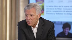 El médico destacó la necesidad de distinguir entre el estrés habitual y el distrés, señalando que este último —entendido como un estado de sufrimiento—