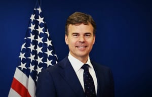 El nuevo jefe de misión diplomática de Estados Unidos, John Barrett, llegó a Venezuela para implementar el plan bilateral de tres fases anunciado